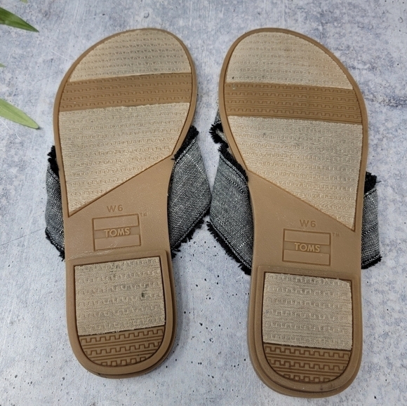 Toms | Heathered Black Viv Criss Cross Slide Sandals Size 6 - Picture 2 of 8